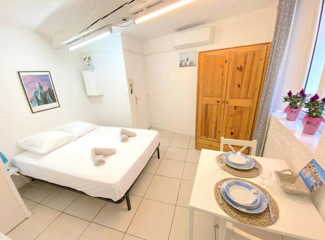 Au Coeur De - Proche Du Port Apartment